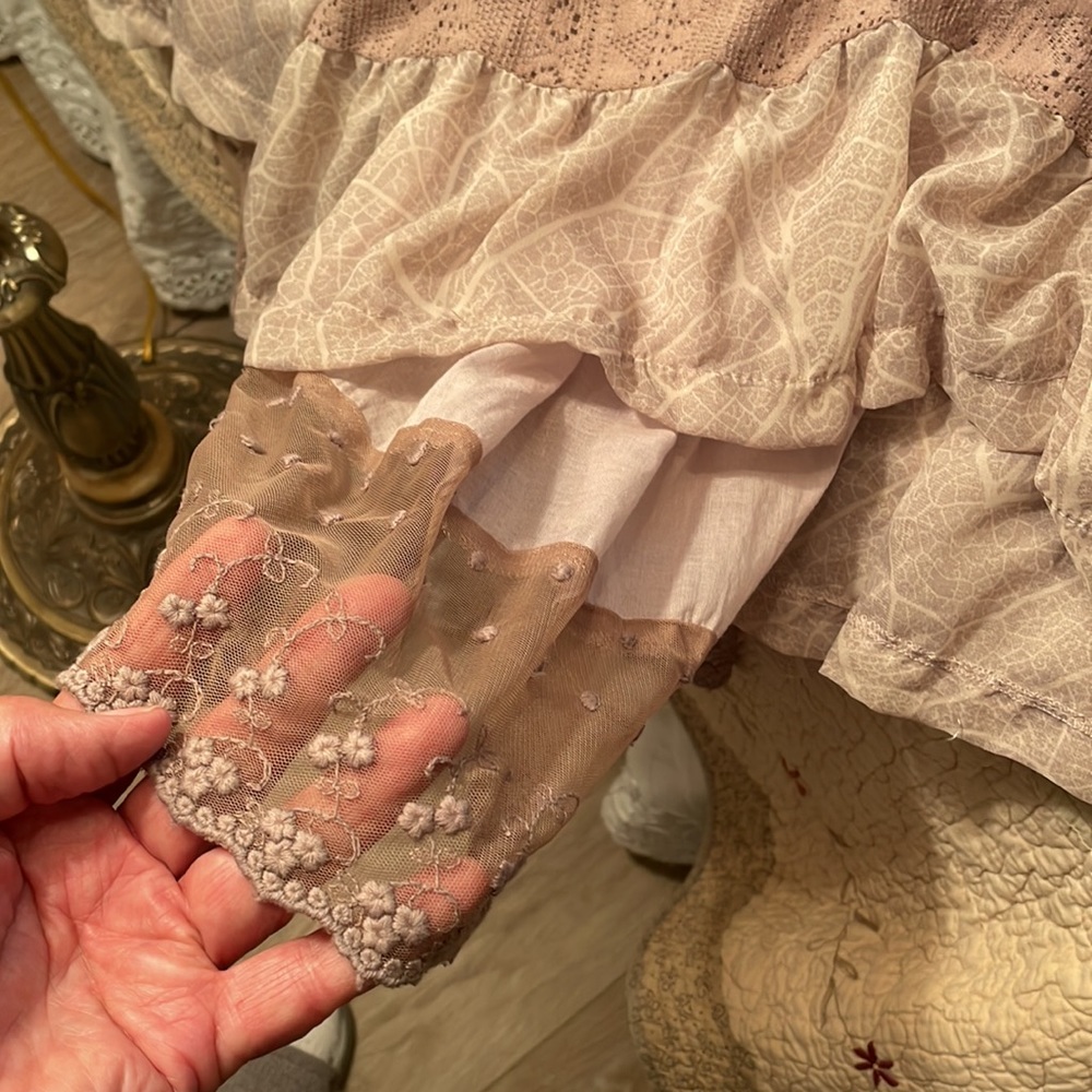Rancho Estancia dress, size S. Light to dark beige. - Picture 9 of 9